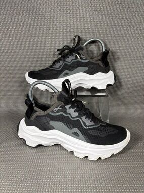 Sorel Women's Kinetic Breakthru Day Fitness Workout Running Shoes SZ 6.5